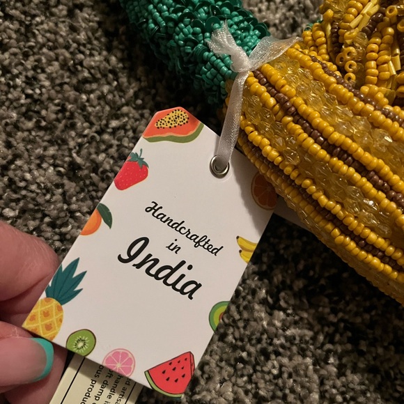 Pineapple beaded bag - Picture 3 of 6